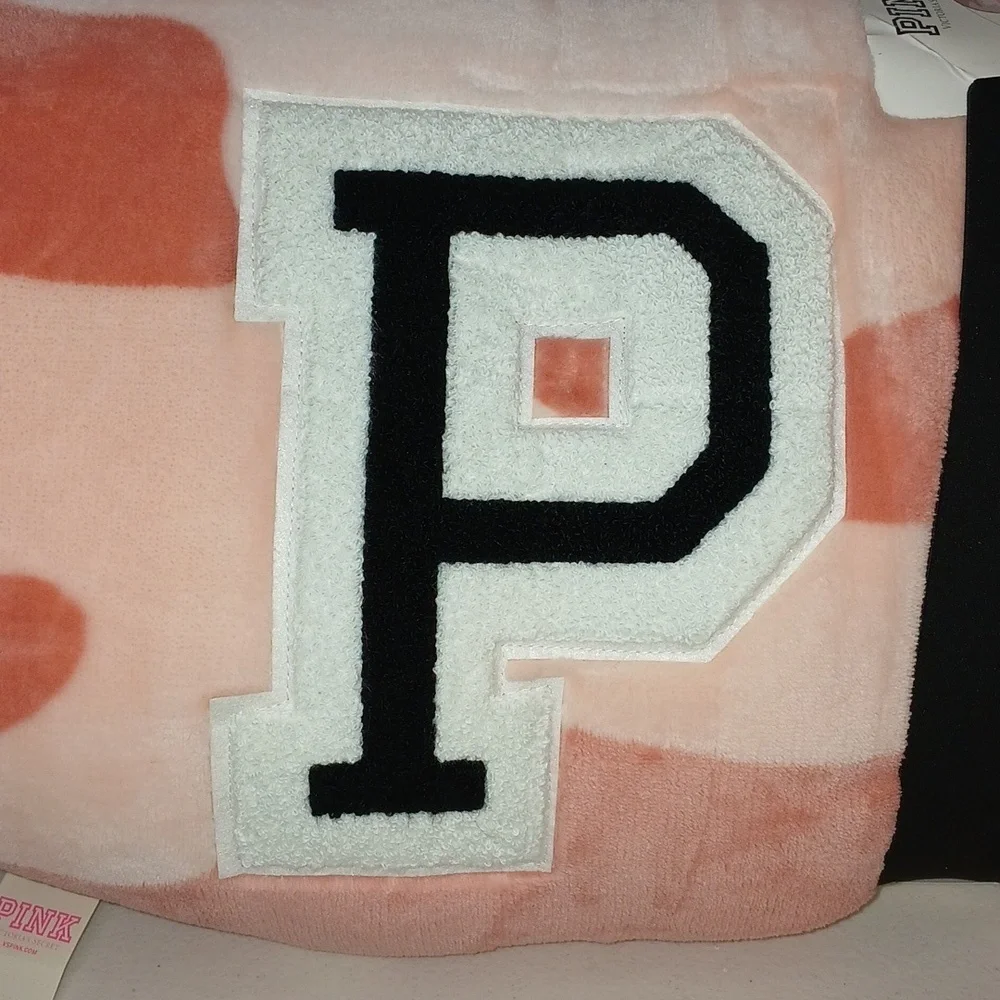 Victoria’s Secret Blanket VS Pink Camo Sherpa Blanket VS PINK Blanket 🆕️ Rare!